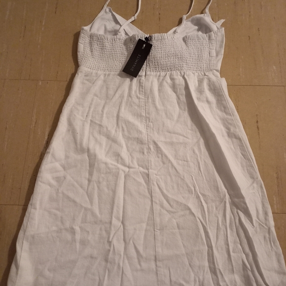 White Dress - Picture 2 of 4